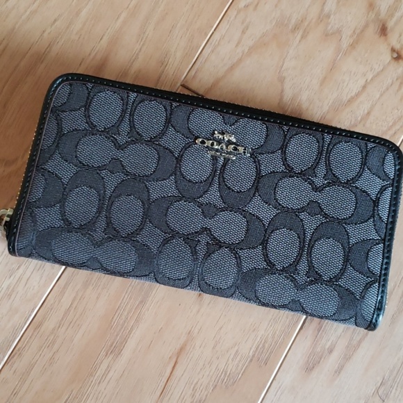 Coach tote & wallet - Picture 3 of 6